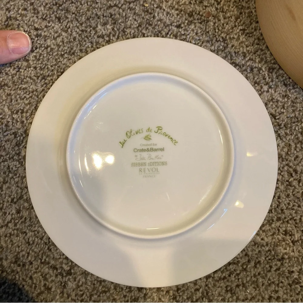 Crate & Barrel Les Olives de Provence Revol France 7.5” Plates Set of 6 NEW